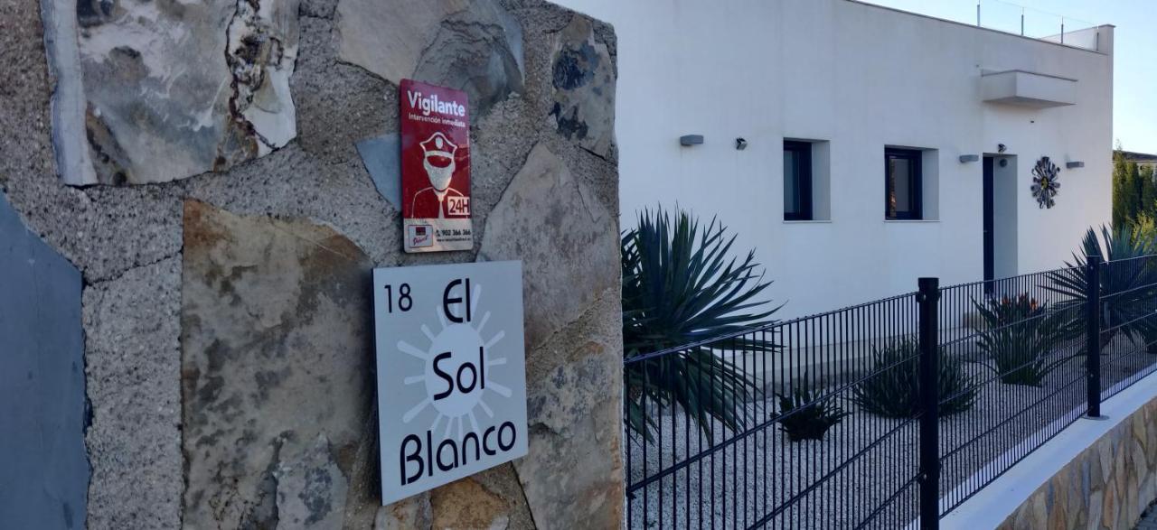فيلا El Sol Blanco Ráfol de Almunia المظهر الخارجي الصورة